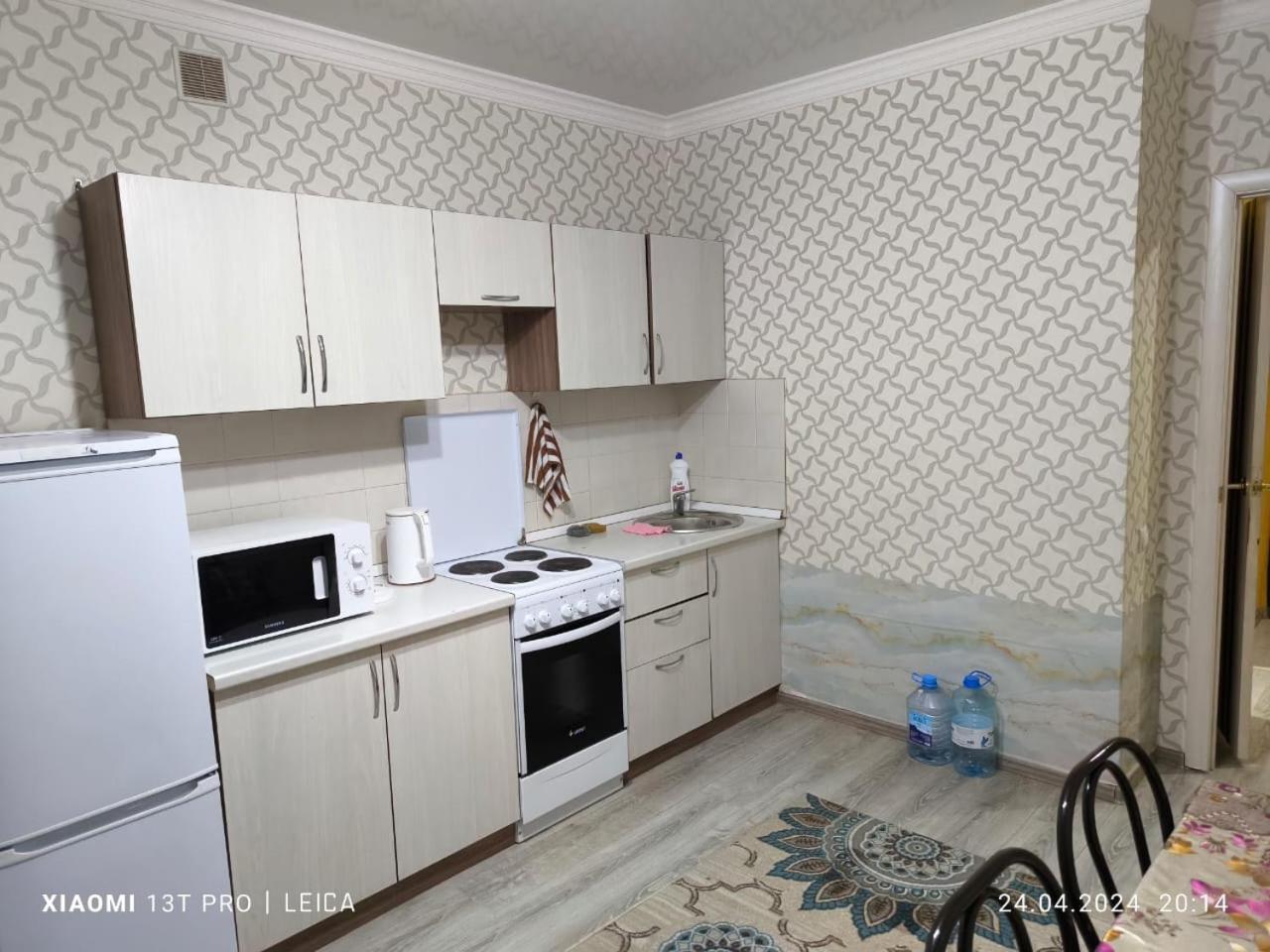 Уютная Квартира Комфорт Класса109 Appartement Astana Buitenkant foto